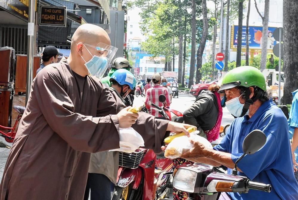 Có nhất thiết phải lên chùa mùa Vu Lan mới là báo hiếu mẹ cha?-3