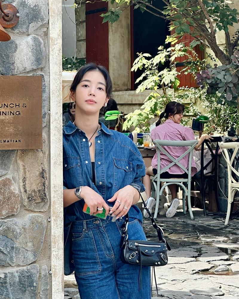 4 món đồ denim cho phụ U40 trẻ trung, năng động-1