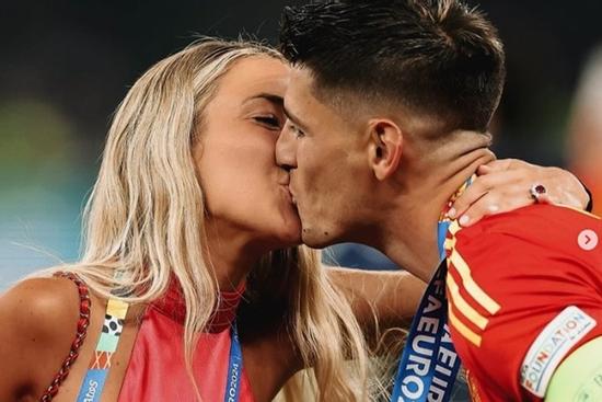 Morata và vợ đẹp quá ngọt ngào, thông báo bỏ nhau gây chấn động