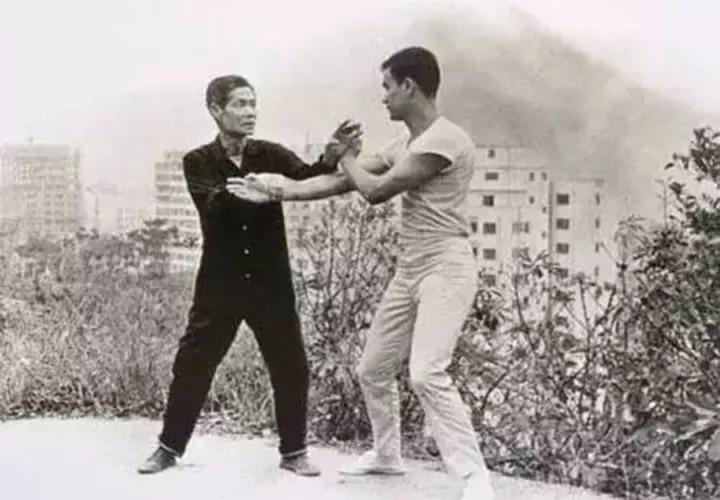 Hé lộ môn võ Lý Tiểu Long học từ bé, Diệp Vấn không phải là sư phụ đầu tiên-2