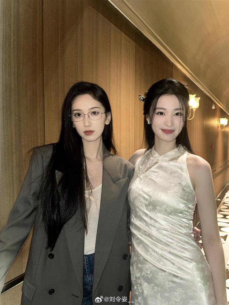 Nhan sắc tuyệt đẹp của Vương Sở Nhiên và Lưu Lệnh Tư khiến dân tình mê mẩn, xem phim gấp-4