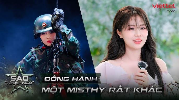 MisThy kéo váy cao nhạy cảm đến bất thường trên stream, fan nhìn mà thấy xót xa-1