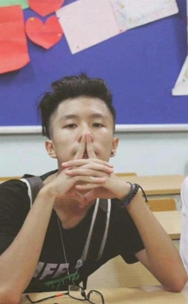 Loạt ảnh hiếm thời còn đi học của Chải con trai nghệ sĩ Vân Dung