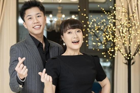 Loạt ảnh hiếm thời còn đi học của 'Chải'- con trai nghệ sĩ Vân Dung