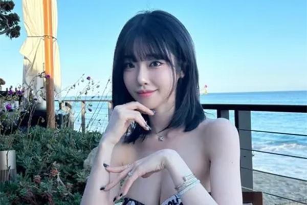 Ngắm vóc dáng của nữ streamer thẳng thừng từ chối hợp đồng 700 tỷ, khiến đại gia bẽ mặt-5