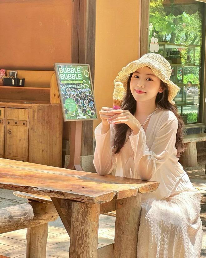 Lọ Lem bùng nổ vẻ gợi cảm-5