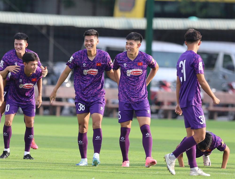 HLV Kim Sang Sik tính gì với U22 Việt Nam?-1