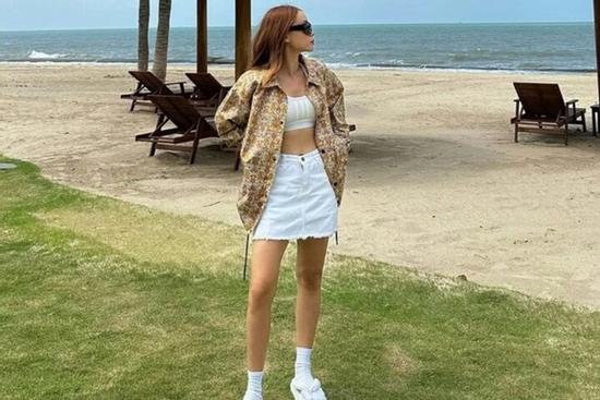 Trang phục du lịch mùa hè cho phụ nữ tuổi 40