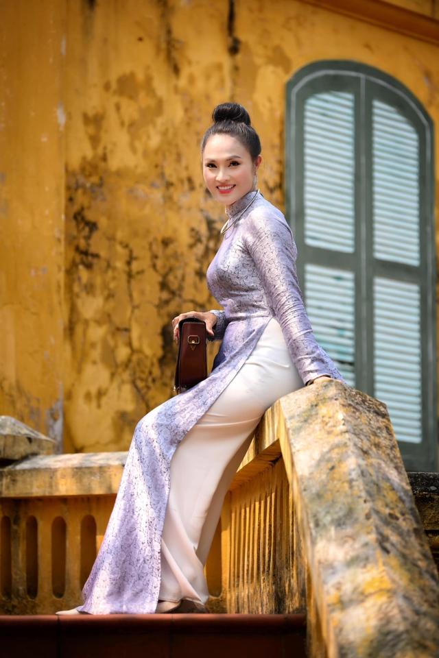 Nhan sắc vợ đẹp kém 32 tuổi của NSND là nguyên giám đốc Nhà hát Tuổi trẻ và Nhà hát kịch Việt Nam-6