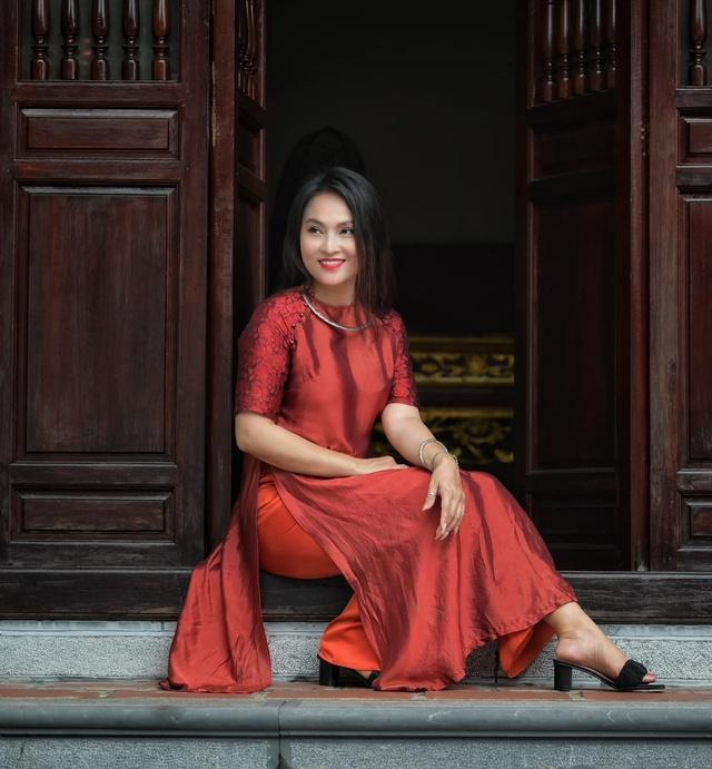 Nhan sắc vợ đẹp kém 32 tuổi của NSND là nguyên giám đốc Nhà hát Tuổi trẻ và Nhà hát kịch Việt Nam-8