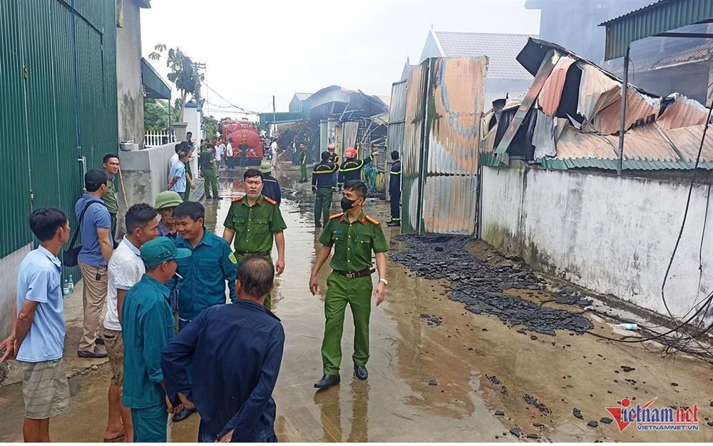 Cháy lớn tại 2 ngôi nhà kinh doanh chăn ga gối đệm khiến cô gái trẻ tử vong-3