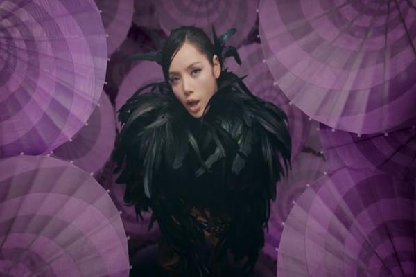 Lisa (BlackPink) gây sốt-4