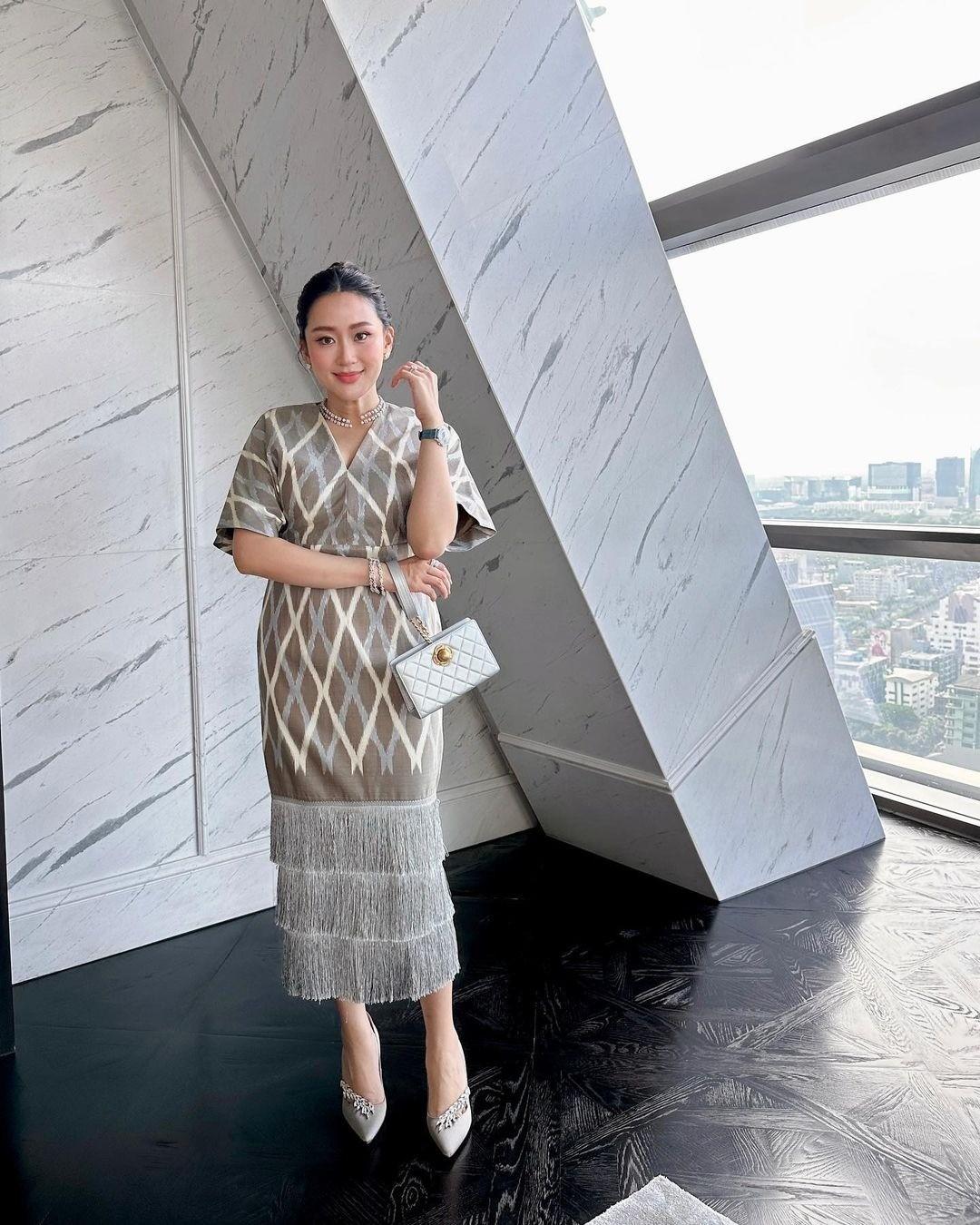 Phong cách sành điệu của nữ Thủ tướng Thái Lan nhậm chức ở tuổi 37-9