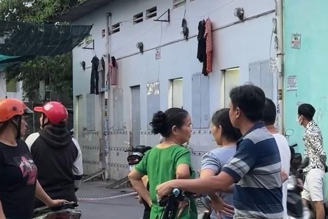 Người đàn ông dìm đầu bé trai xuống bể bơi ở Hà Nội nói gì?-2