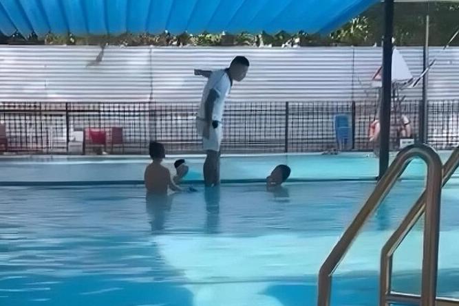 Rơi từ sân thượng siêu thị xuống đất, thanh niên ở Bình Dương tử vong-2