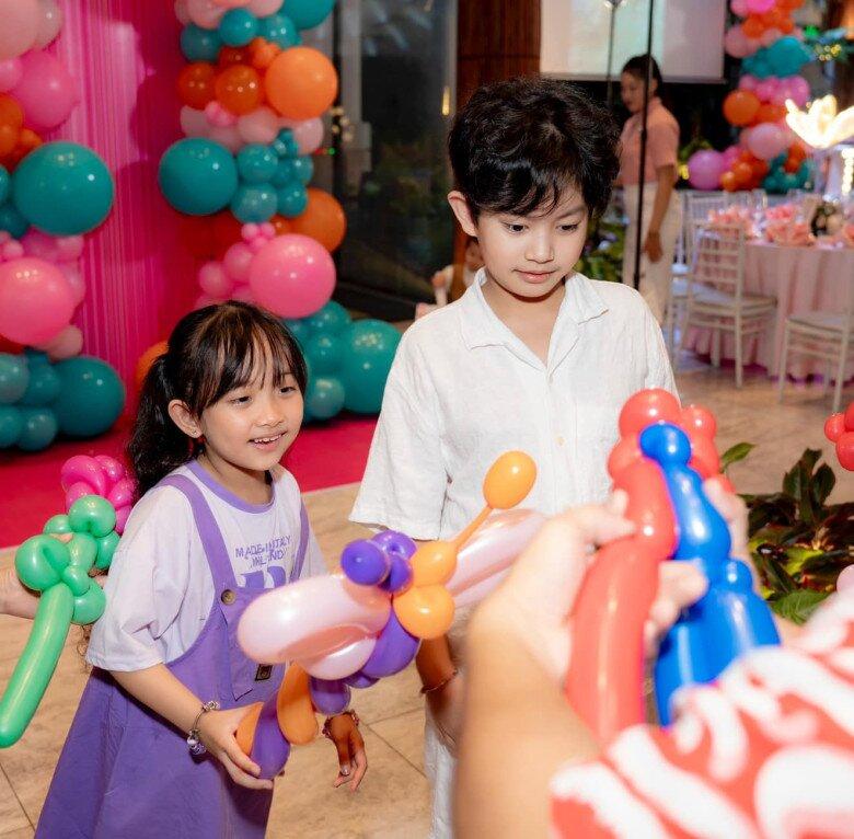 Cậu cả nhà Khánh Thi - Phan Hiển trở thành cây hút fan của cả nhà, diện mạo tuổi lên 9 trổ nét vượt xa gen bố mẹ-2