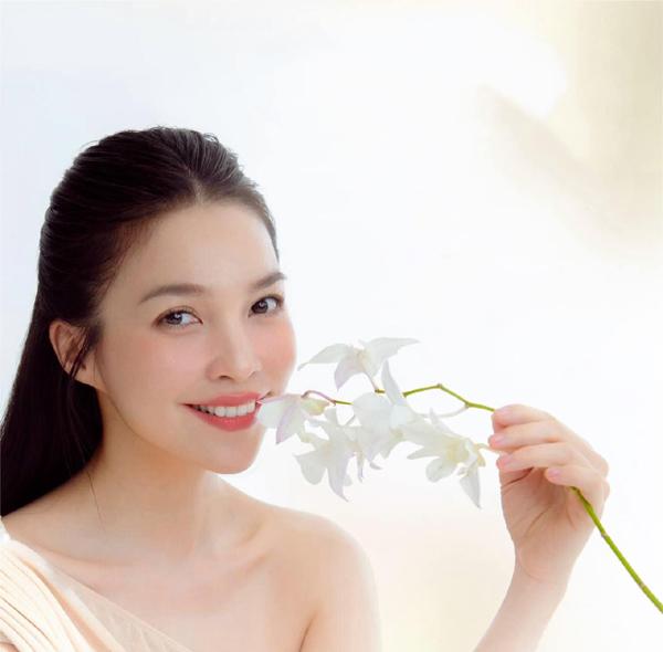 Nữ ca sĩ nổi tiếng Làn Sóng Xanh những năm 2000 có làn da đẹp nhờ mẹo chăm sóc ít ai biết-6