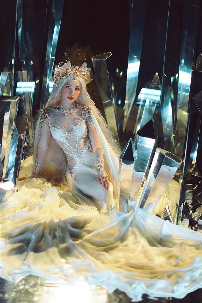 Chi Pu khoe vẻ đẹp siêu thực trong đầm cưới Chung Thanh Phong-2