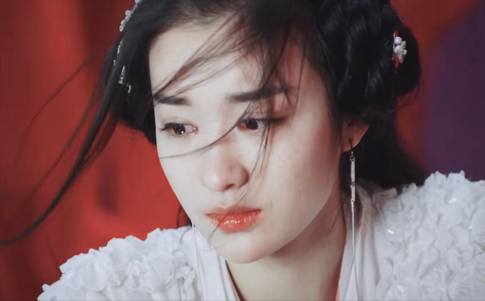 Vương Sở Nhiên đẹp khuynh quốc khuynh thành năm 17 tuổi, gây bão với nhan sắc như xé truyện bước ra-1