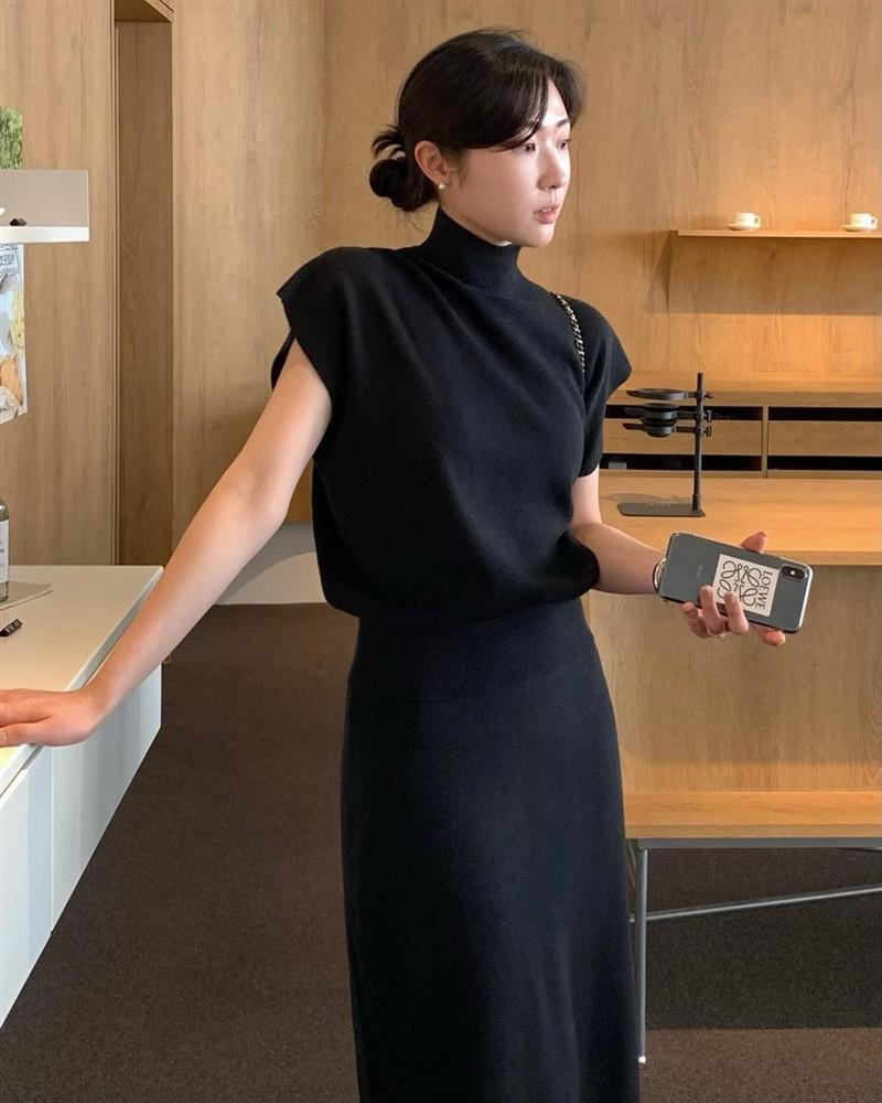 6 kiểu áo dệt kim hack tuổi giúp bạn trông trẻ trung hơn-6