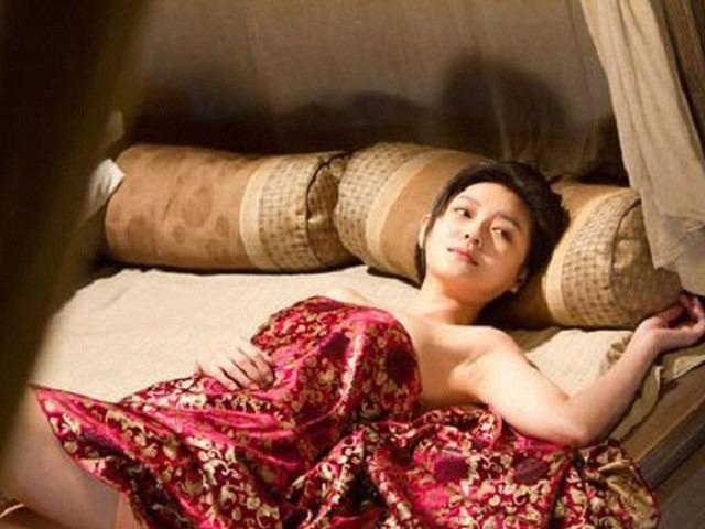 Làm chuyện ấy liên tục 5 tiếng đồng hồ, người phụ nữ 32 tuổi bất ngờ lên cơn co giật, tử vong bất thường trên giường-1