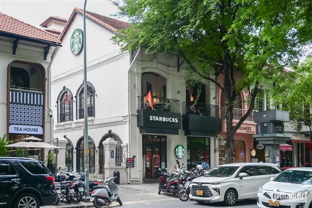 Cận cảnh quán cà phê Starbucks ở TPHCM giá thuê 8,4 tỷ đồng/năm sắp đóng cửa-1