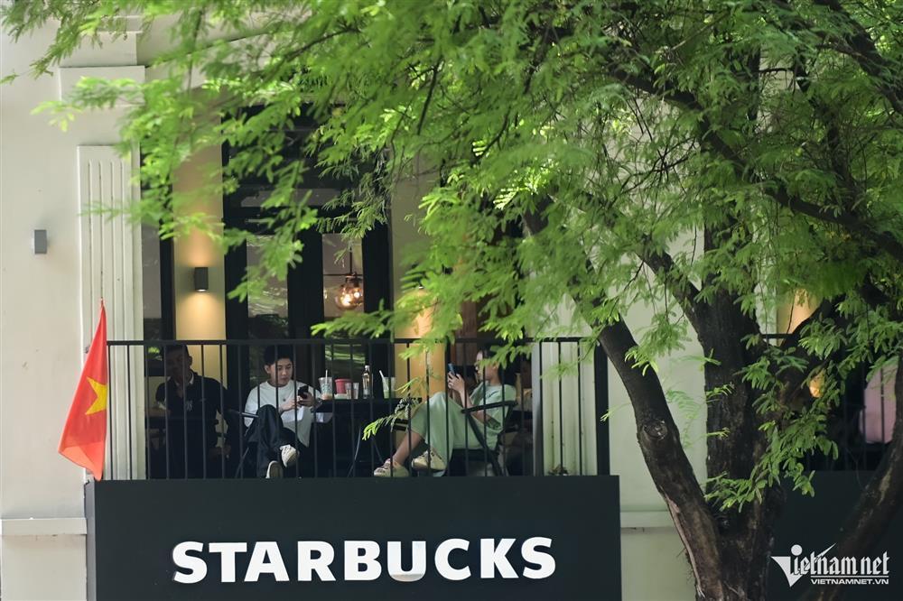 Cận cảnh quán cà phê Starbucks ở TPHCM giá thuê 8,4 tỷ đồng/năm sắp đóng cửa