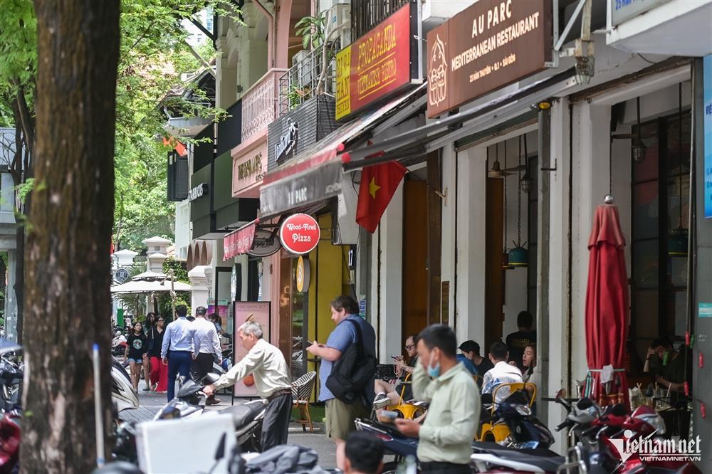 Cận cảnh quán cà phê Starbucks ở TPHCM giá thuê 8,4 tỷ đồng/năm sắp đóng cửa