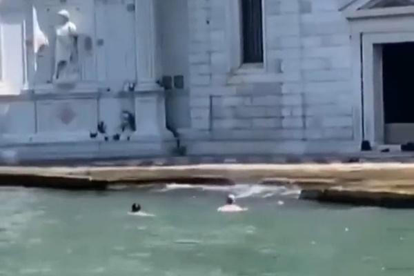 Trải nghiệm ăn kem, bơi trong hồ băng giữa thời tiết lạnh giá-3