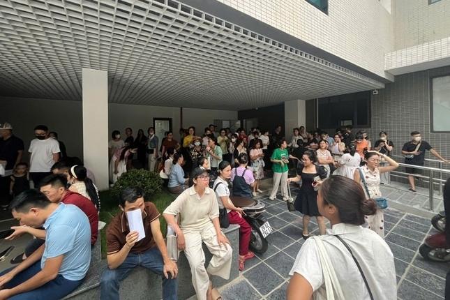 Hà Nội: Điều tra vụ bé trai bị người đàn ông đánh tới tấp tại sân chung cư-2