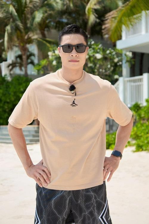 Nam người mẫu khiến Bích Phương, Hari Won bực bội-1