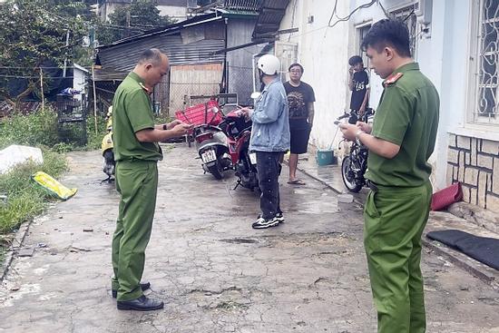 Chủ nuôi chi hàng trăm triệu đồng mua chó Alaska để kinh doanh chụp ảnh ở Đà Lạt