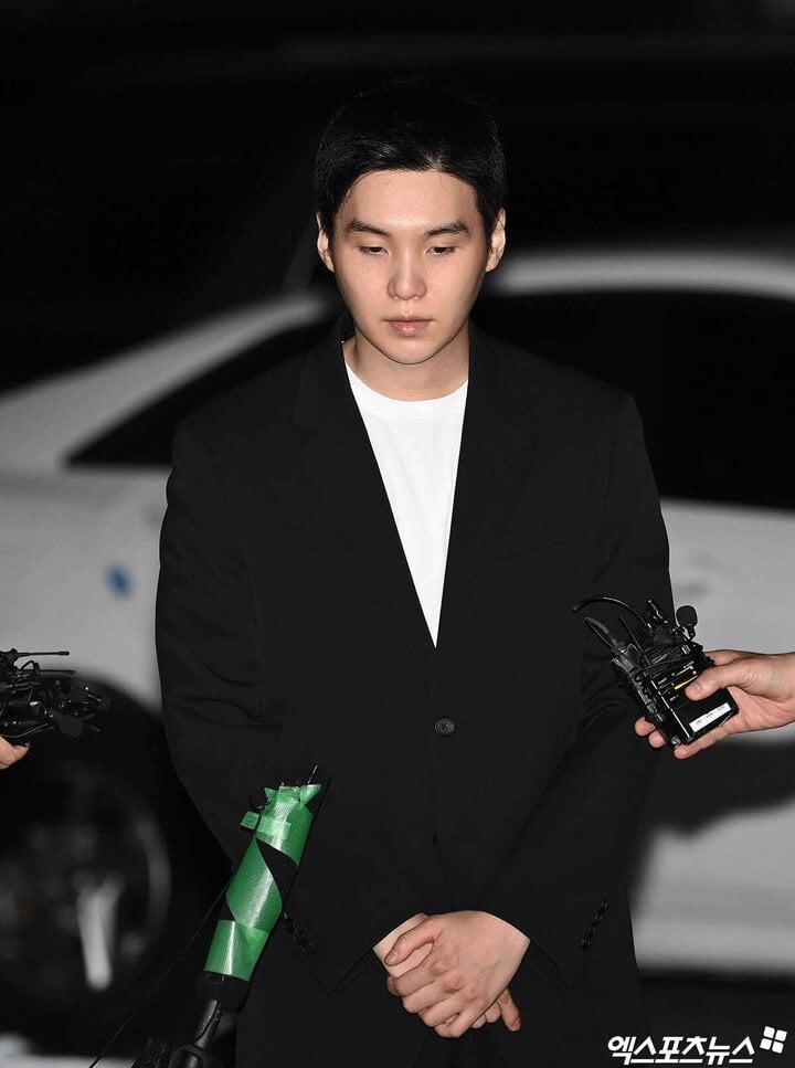 Sao Kpop 24/8: Suga (BTS) xin lỗi, phim của Siwon thảm hại với rating 0%-1