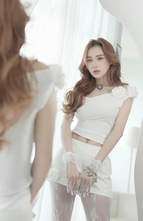 Khó tin với sắc vóc không chút mỡ thừa của Nhã Phương-5