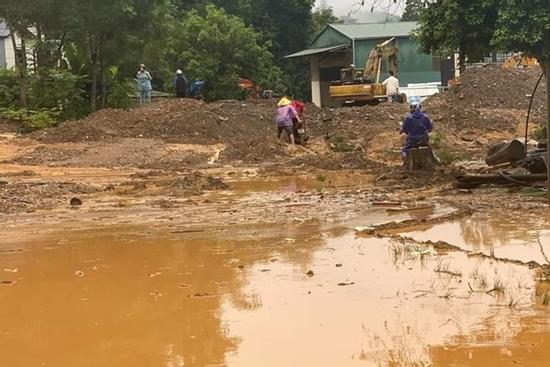 Mưa lũ, sạt lở khiến 3 người thương vong, nhiều tuyến giao thông tê liệt