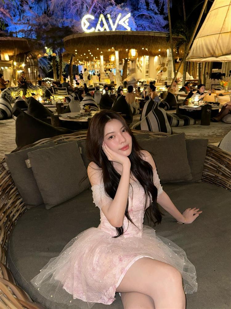 Á hậu chuyển giới Tường San: Đời thường lúc ngây thơ, khi nóng bỏng-5