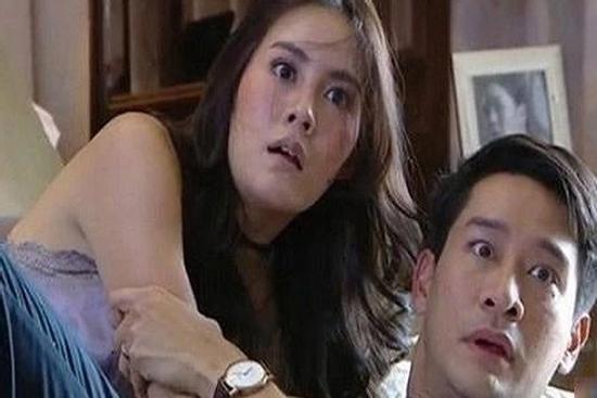 Giận chồng bỏ đi ngủ bụi ở nhà bạn thân, nào ngờ nửa đêm lại chứng kiến cảnh tượng nóng mắt này