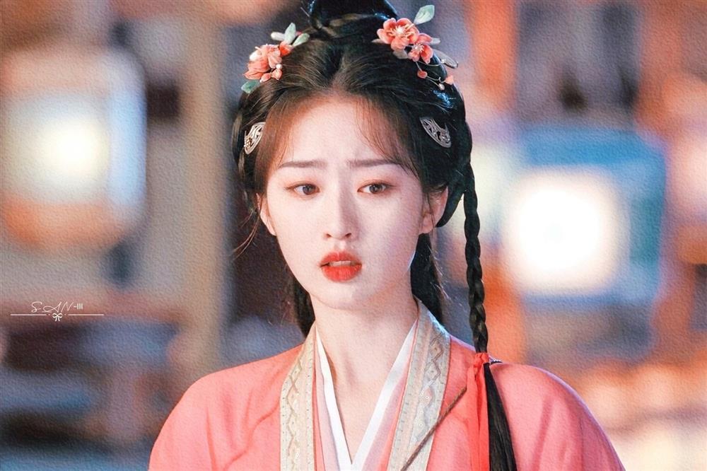 Nữ diễn viên sinh năm 2005 gây sốt-8