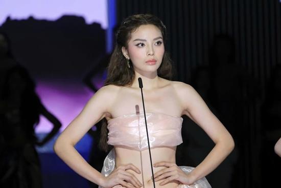 Hoa hậu Kỳ Duyên gây thất vọng vì hổng kiến thức, suýt bị loại ở Miss Universe Vietnam