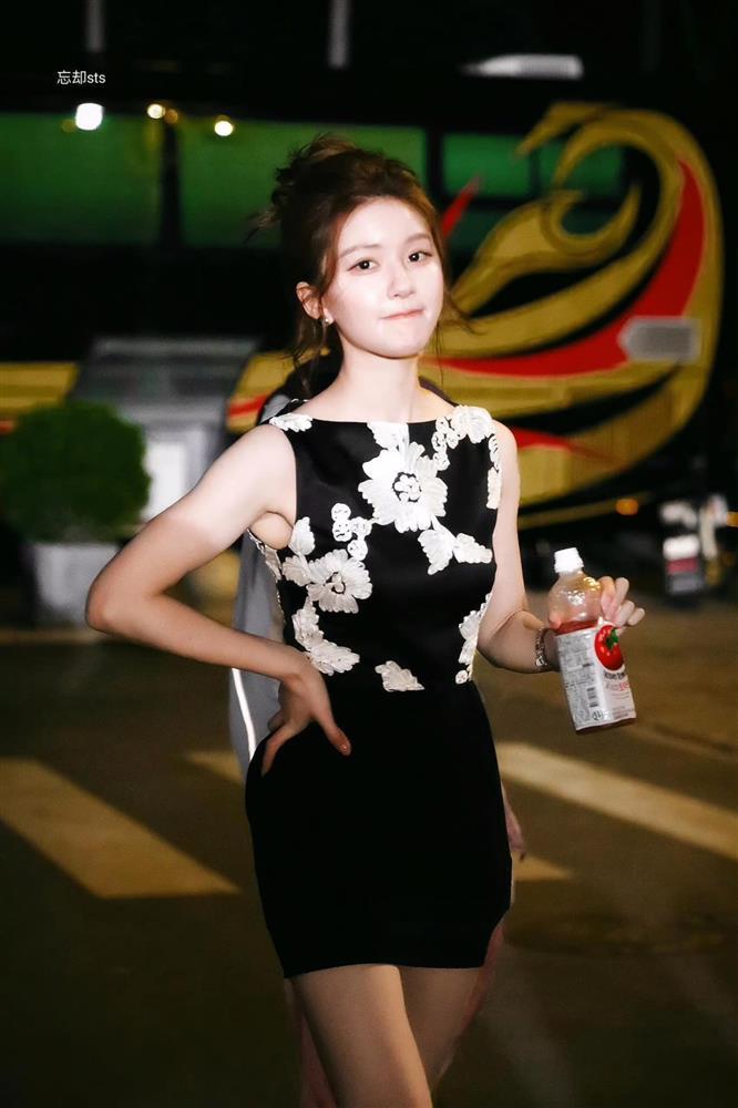 Mặt mộc kém lung linh của Triệu Lộ Tư trong phim mới khiến dân tình ngỡ ngàng-3