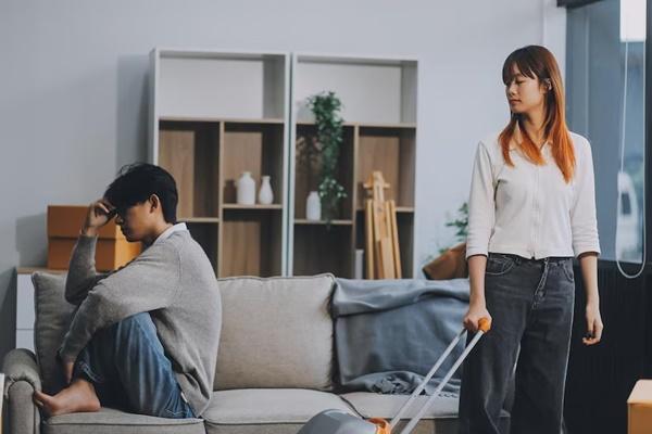 Chồng mới mất nửa năm, tôi đã chửa ễnh bụng khiến mẹ chồng điên máu đuổi đi rồi sau đó bà hối hận-2