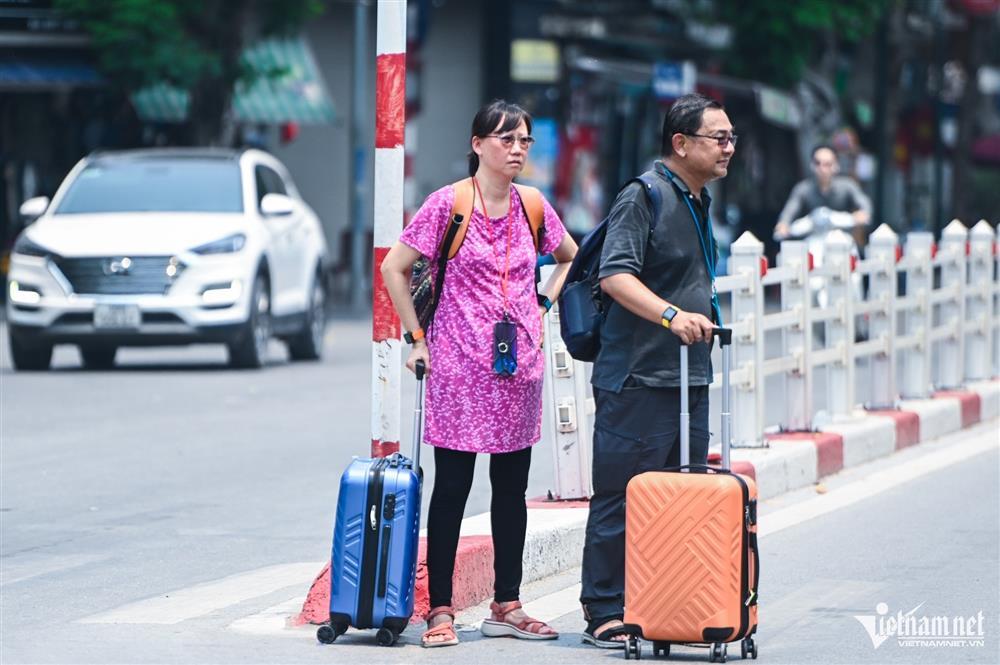 Dự báo thời tiết 30/8/2024: Nắng nóng dịu dần, mưa rào xuất hiện vào chiều tối-1