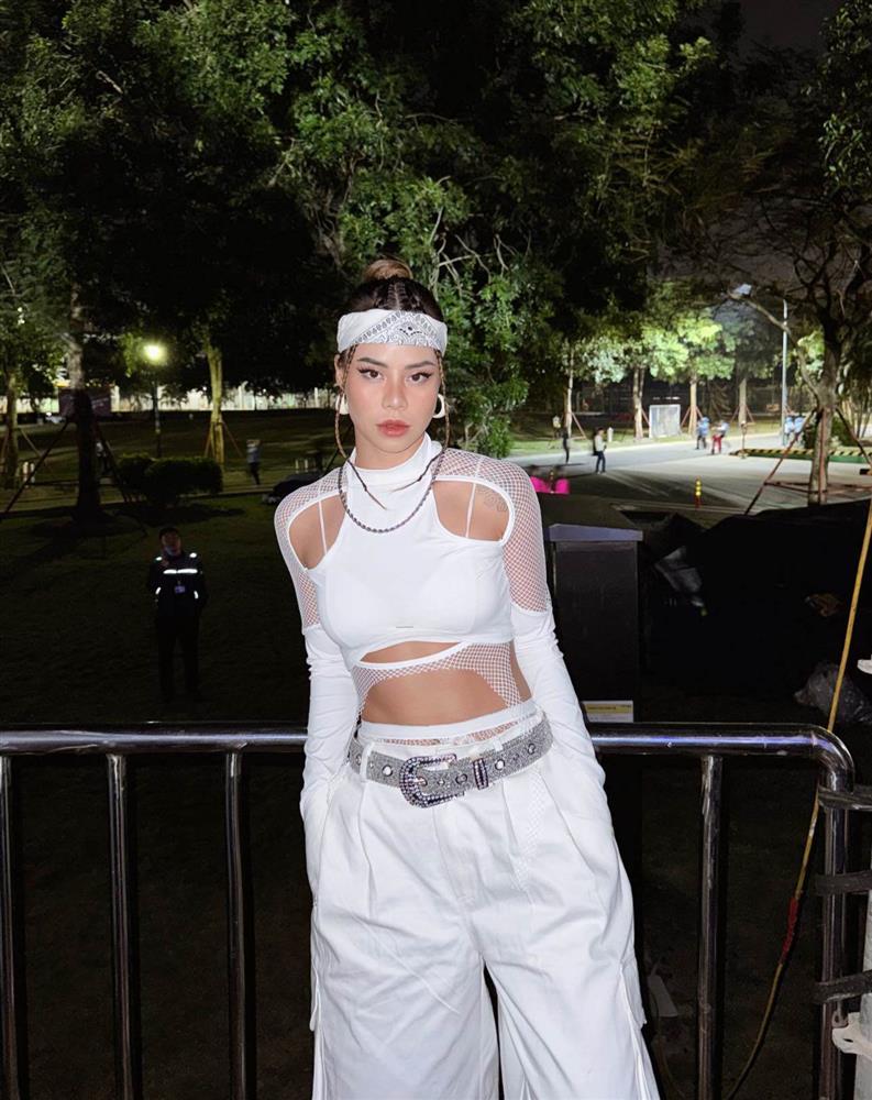 Hậu phương vững chắc của dàn Anh trai vượt ngàn chông gai: Vợ Đăng Khôi là hot girl Hà thành, nửa kia của Hà Lê ăn mặc cực chất-1