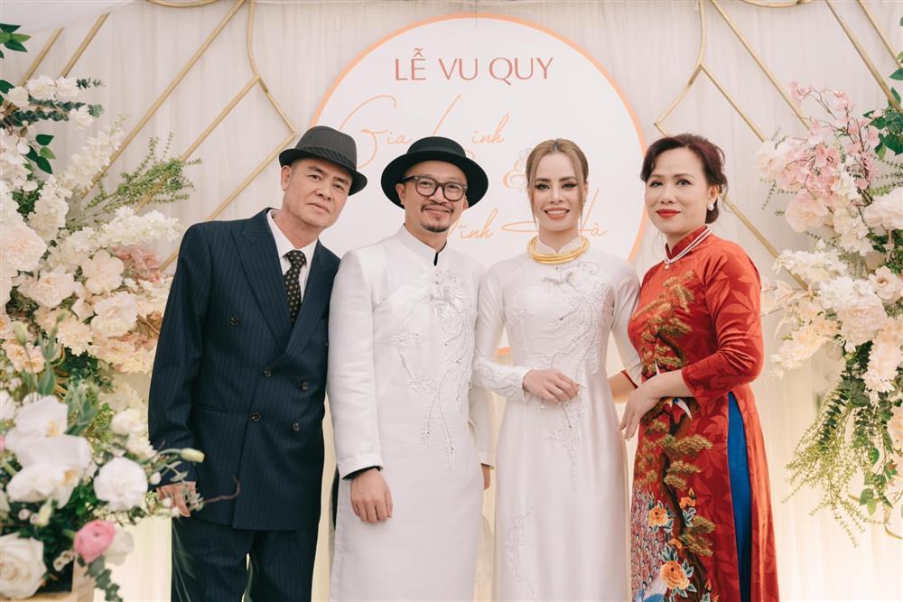 Hậu phương vững chắc của dàn Anh trai vượt ngàn chông gai: Vợ Đăng Khôi là hot girl Hà thành, nửa kia của Hà Lê ăn mặc cực chất-2