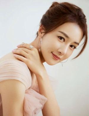 Đệ nhất mỹ nhân cổ trang từng bị hủy dung vì chó nhà đồng nghiệp cắn rách mặt, giờ ra sao?-1