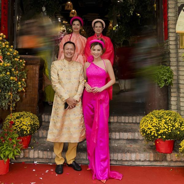 Chuyện mẹ kế con chồng Vbiz: Siêu mẫu gốc Thành Nam thân thiết với con gái của chồng như ruột thịt-3