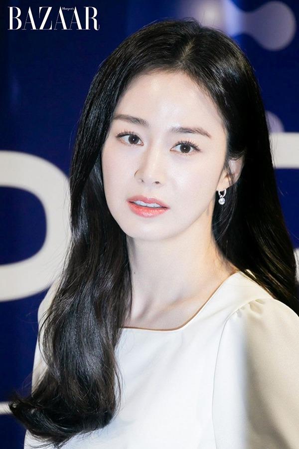 Một loại nước uống được Kim Tae Hee dùng vào mỗi buổi sáng để da bóng khỏe