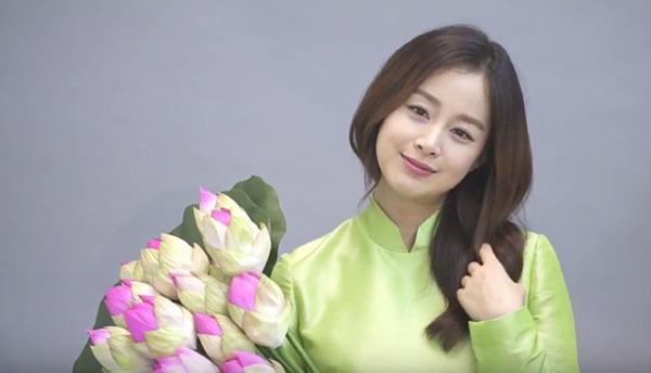 Một loại nước uống được Kim Tae Hee dùng vào mỗi buổi sáng để da bóng khỏe