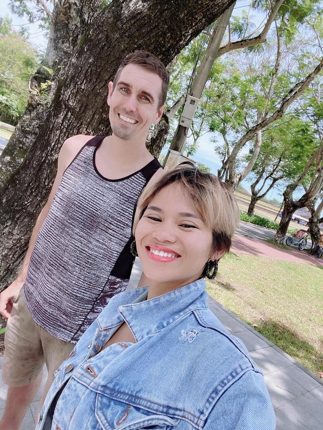 Anh Tây điển trai định tán cô em nhưng cái kết lại cưới cô chị, nói xấu vợ Việt cực siêu-2