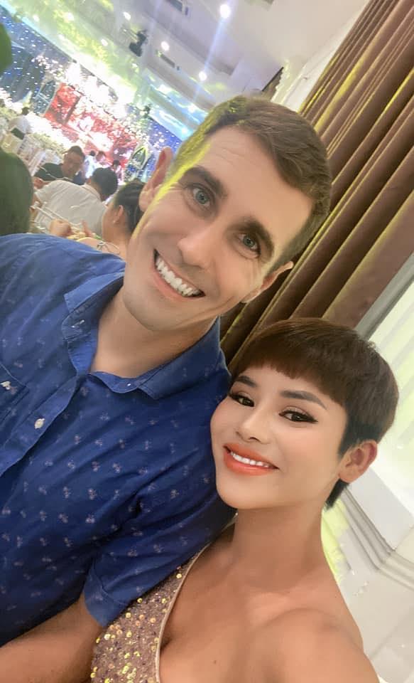 Anh Tây điển trai định tán cô em nhưng cái kết lại cưới cô chị, nói xấu vợ Việt cực siêu-3